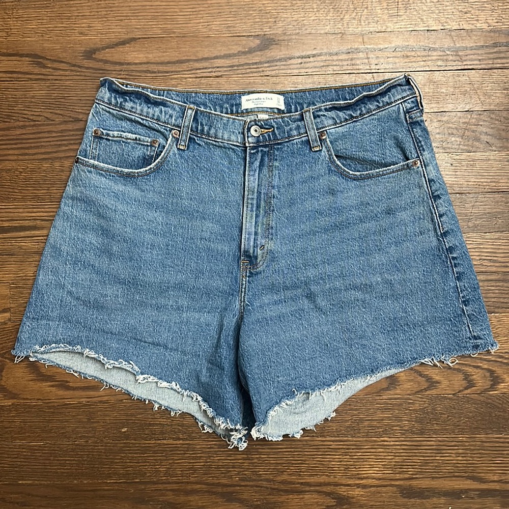 Abercrombie & Fitch The Dad Short High Rise Denim Curve